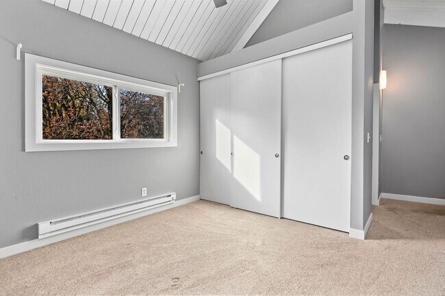 Building Photo - 4Touchstone