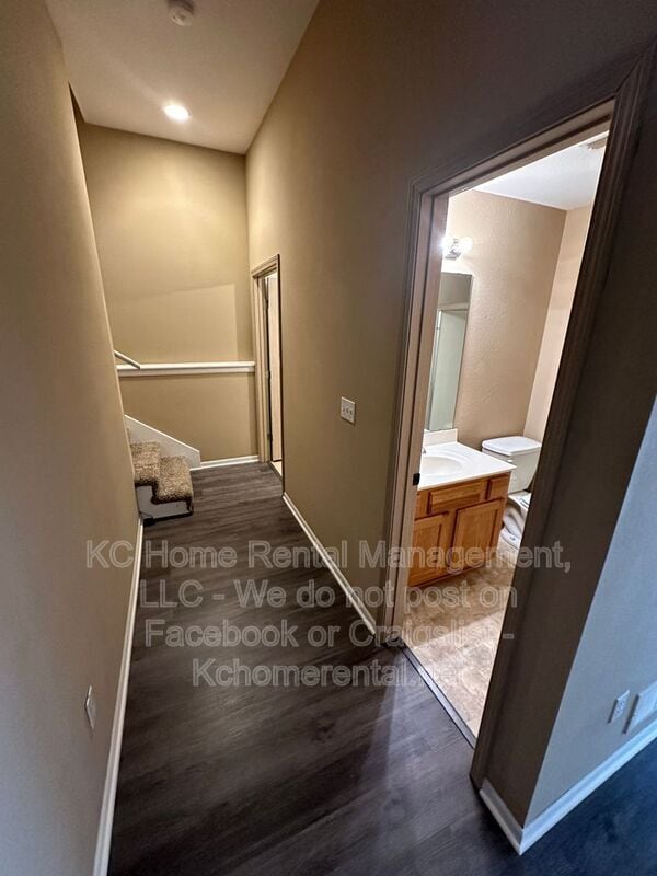 Building Photo - 8710 N Cleveland Ave