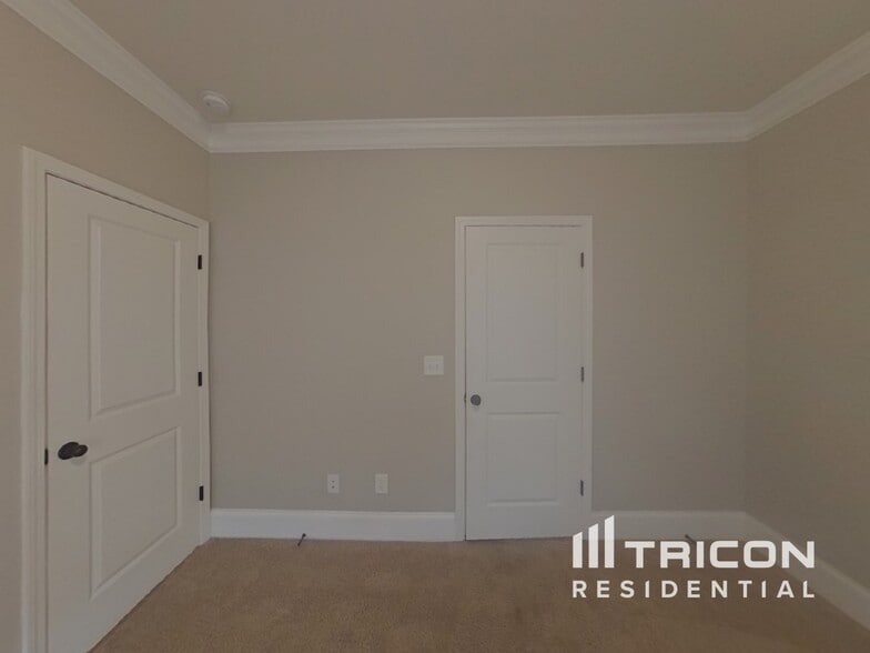 Building Photo - 60 Somerset Hills