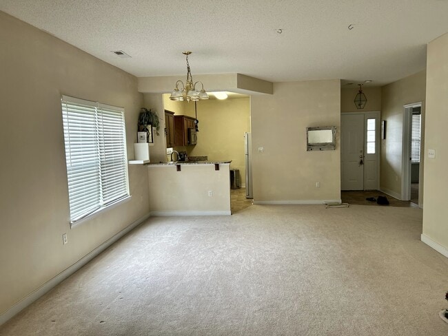 Building Photo - 4698 Twin Hickory Lake Dr, Glen Allen, VA 23059