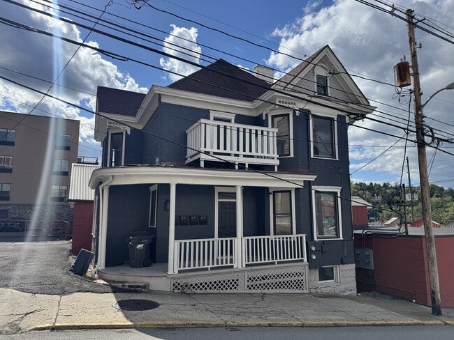 Primary Photo - 124 Fayette St