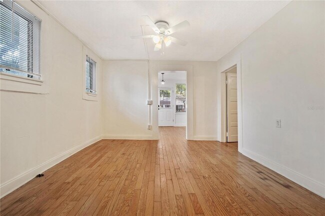 Building Photo - 6703 N Elizabeth St