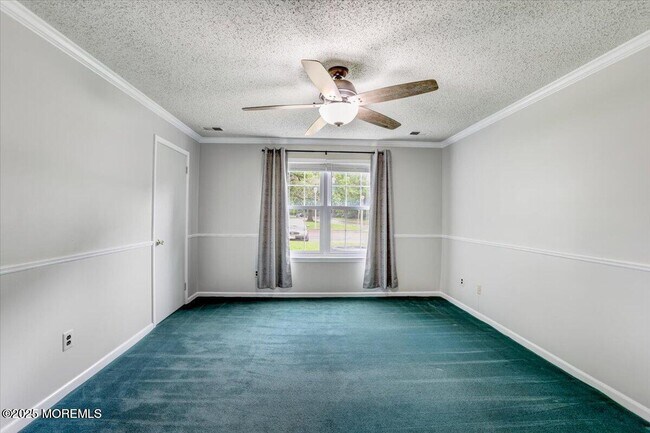 Building Photo - 5 Portland Ct