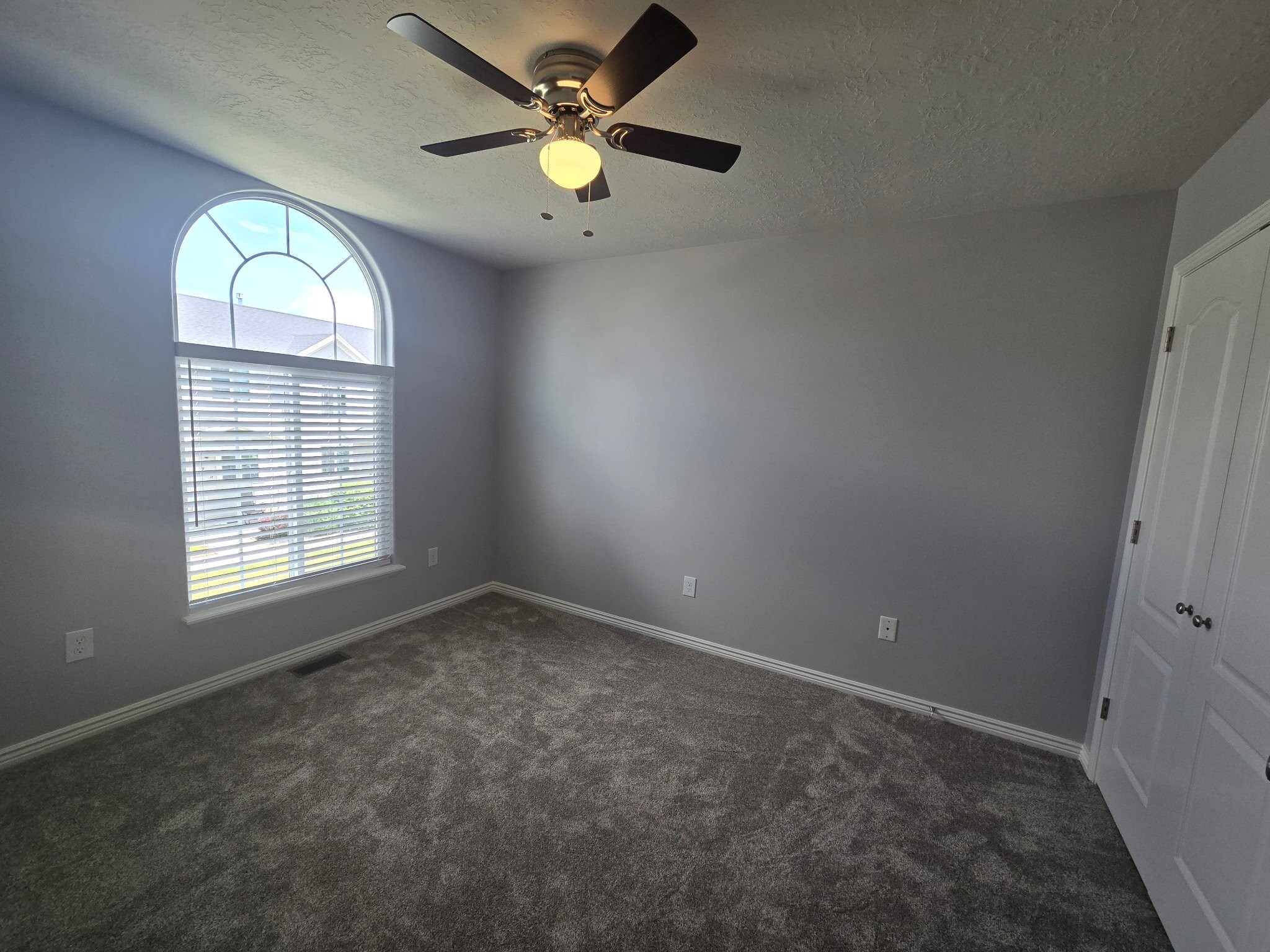 Building Photo - 802 Big Leaf Ct