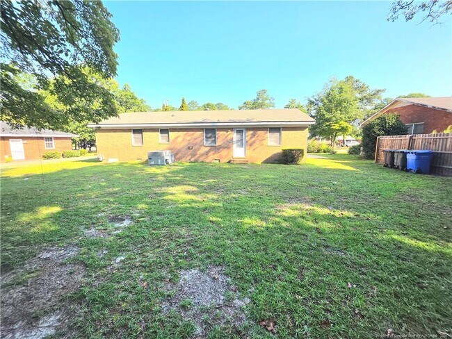 Building Photo - 111 Chloe Dr