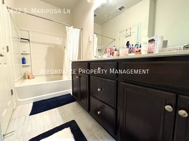 Building Photo - 6622 S Mariposa Ln