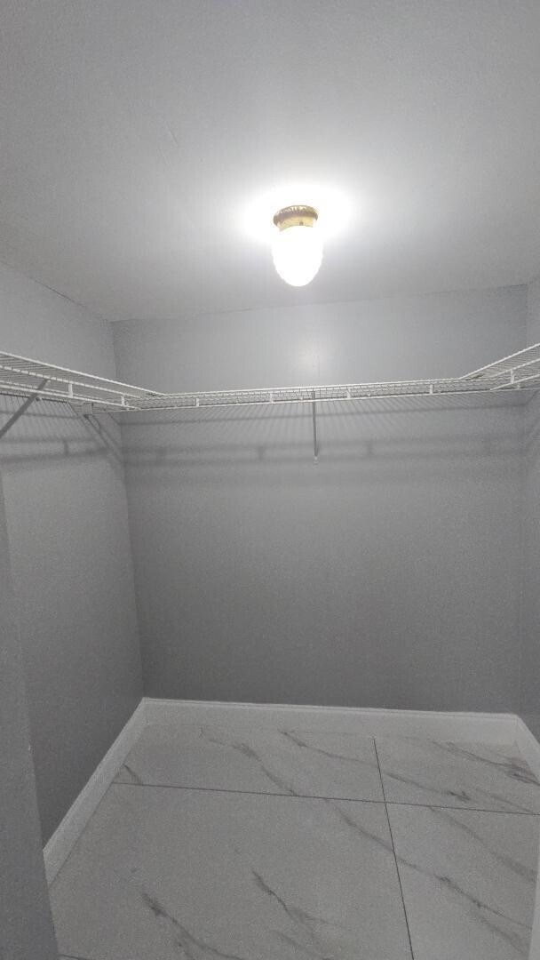 Building Photo - 3000 Riverside Dr