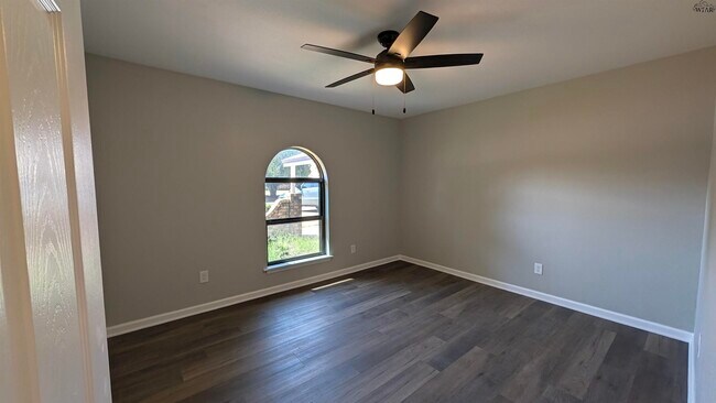 Building Photo - 991 Cheryl Dr