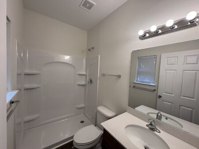 Building Photo - Charming New-Build with Classic Style in E...