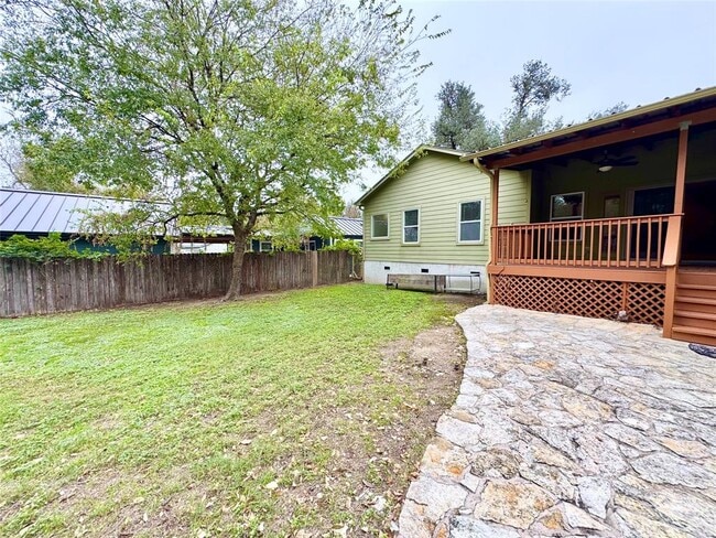 Building Photo - 1300 Crestwood Rd