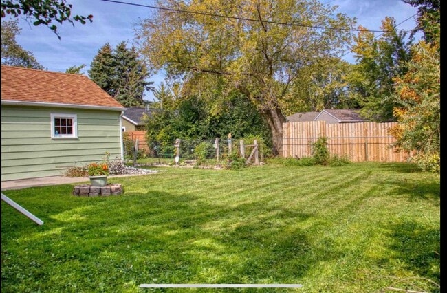 Building Photo - Charming 3-Bedroom Home in the Village of ...