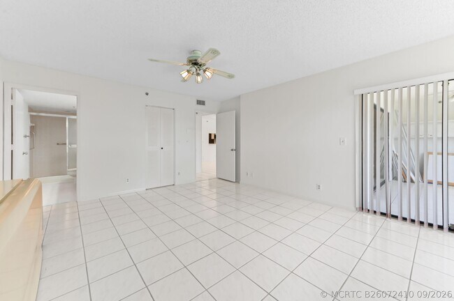 Building Photo - 7260 Kinghurst Dr