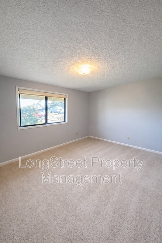 Building Photo - 2917 Takena St SW