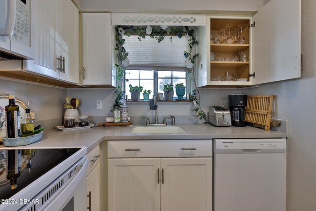 Building Photo - 906 Ocean Marina Dr