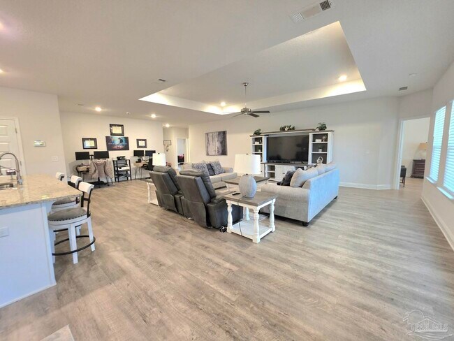 Building Photo - 8055 Silver Maple Dr