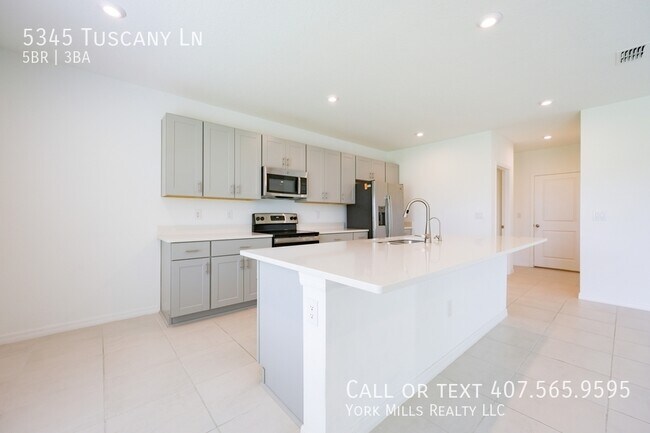 Building Photo - 5345 Tuscany Ln