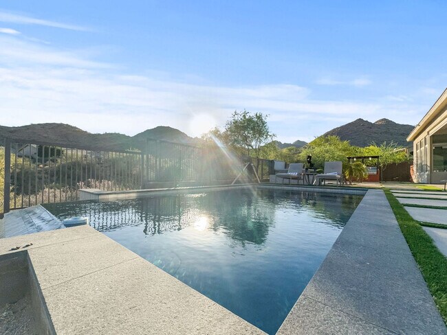 Building Photo - 14559 E Charter Oak Dr