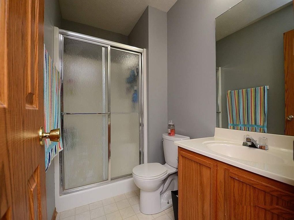 Building Photo - 7884 Redick Ave