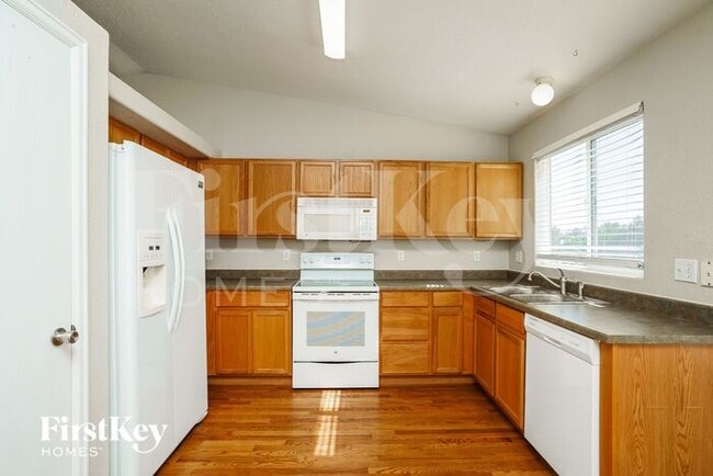 Building Photo - 8334 Silver Glen Dr