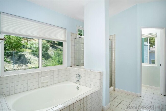 Building Photo - 3251 Celinda Dr