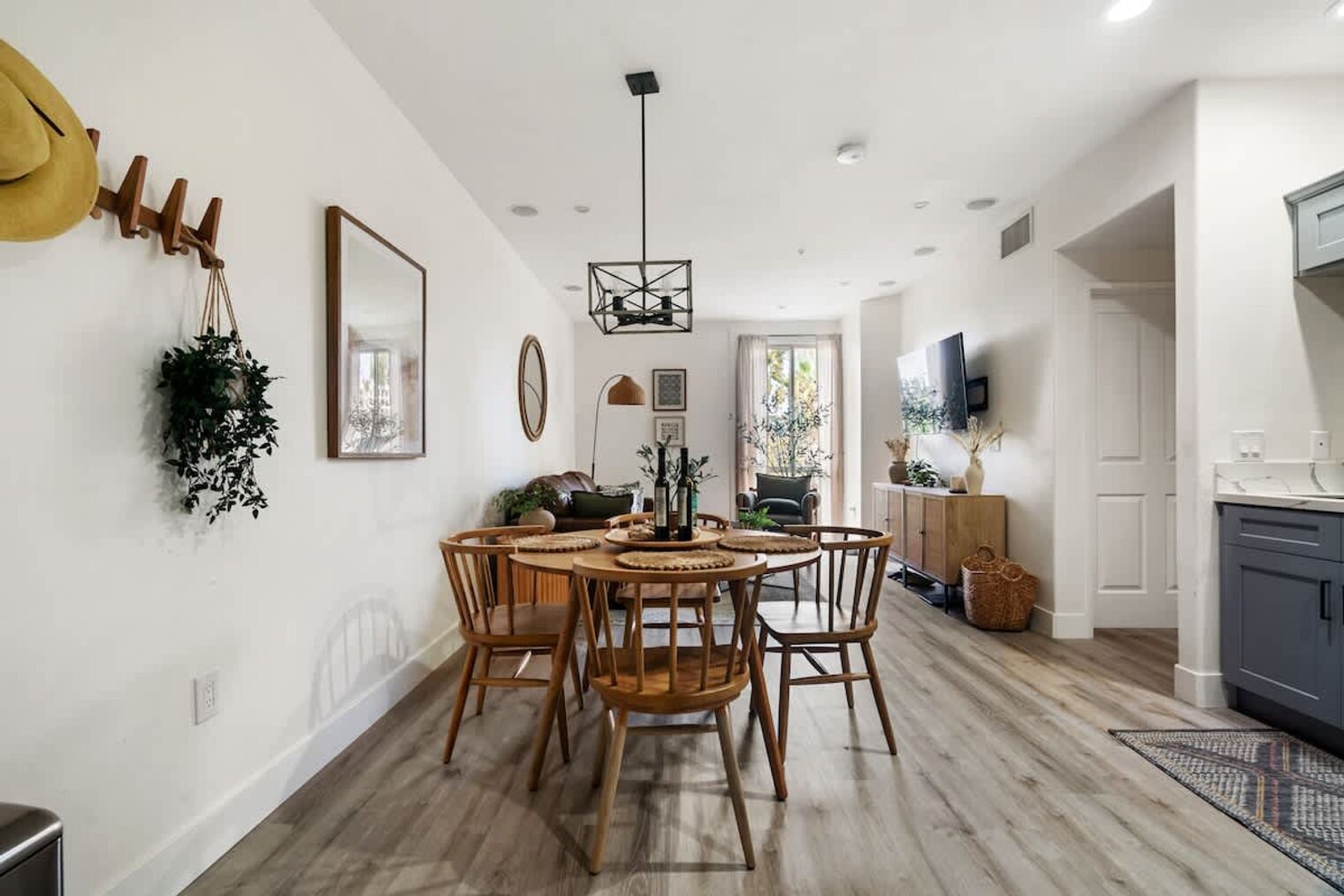 Building Photo - 1501 Front St