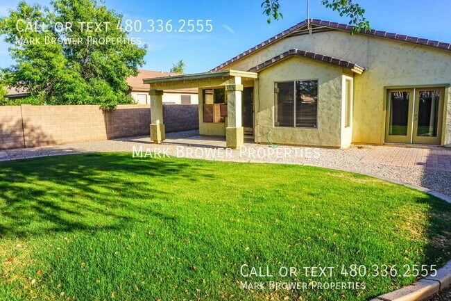 Building Photo - 1362 W Roadrunner Dr