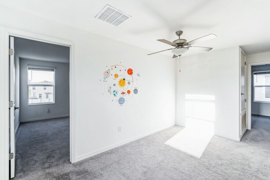 Building Photo - 9923 Jackfruit Ct