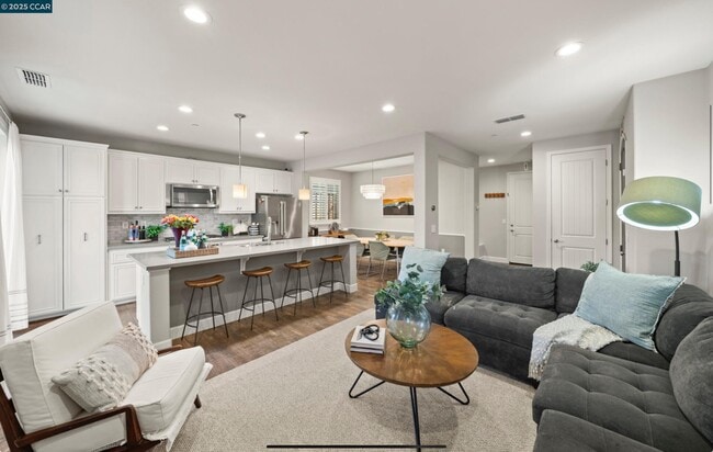 Building Photo - 110 Elworthy Ranch Dr