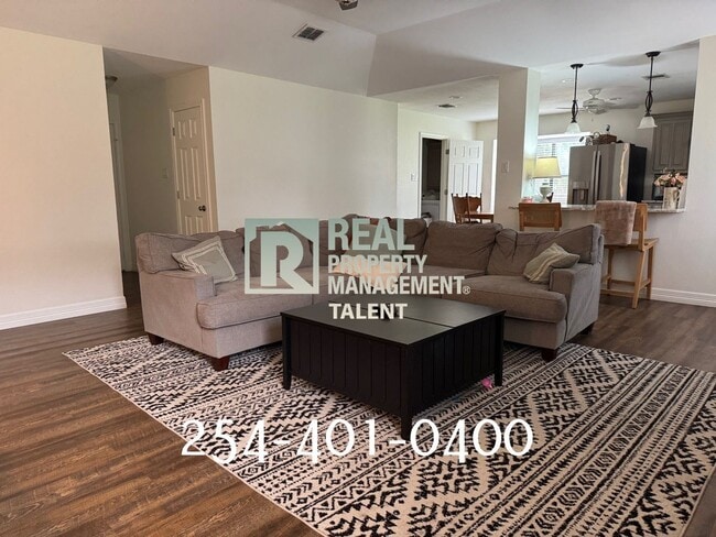 Building Photo - COMING SOON!!! 3-Bedroom, 2-bathroom home ...