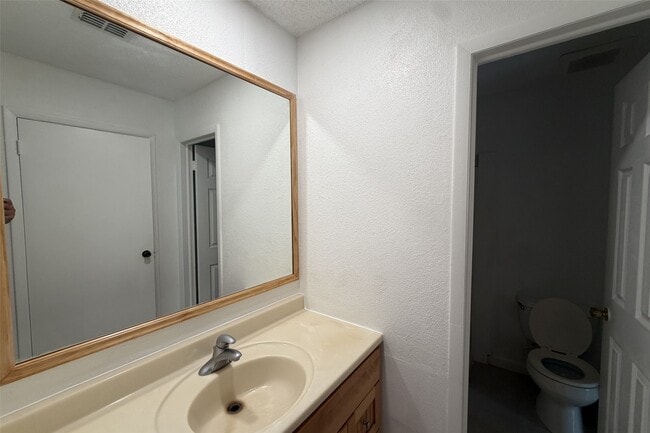 Building Photo - 626 N 12th St