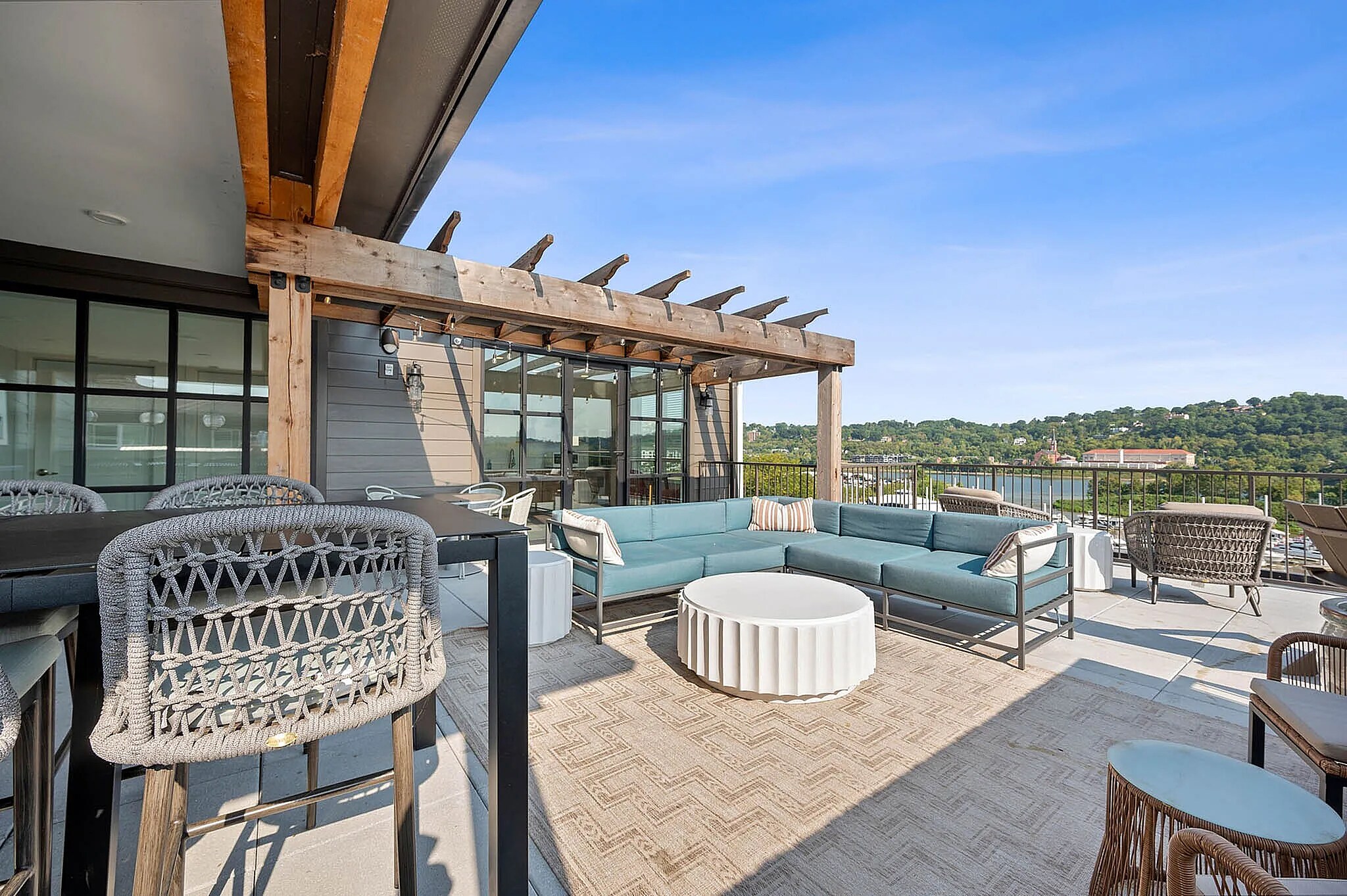 Building Photo - 1181 Manhattan Blvd