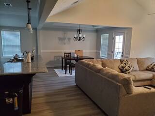 Building Photo - 529 Jensen Ln