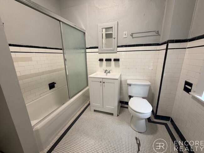 Building Photo - 11 Park St