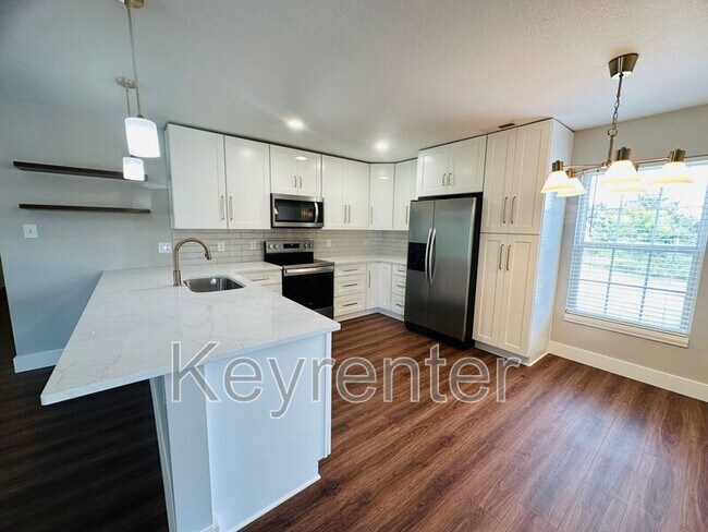 Building Photo - 5330 Blue Star Dr