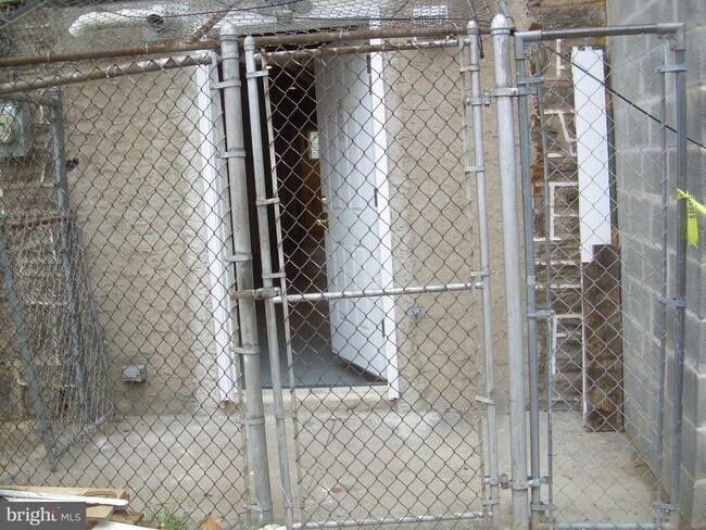 Building Photo - 996 Anchor St