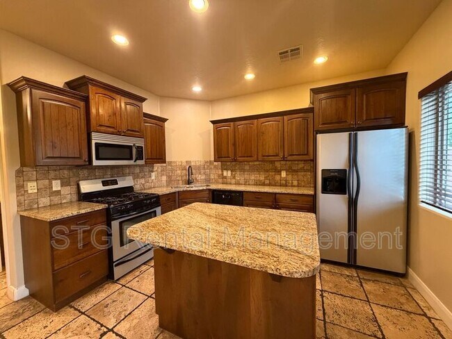 Building Photo - 2075 S Sir Monte Dr
