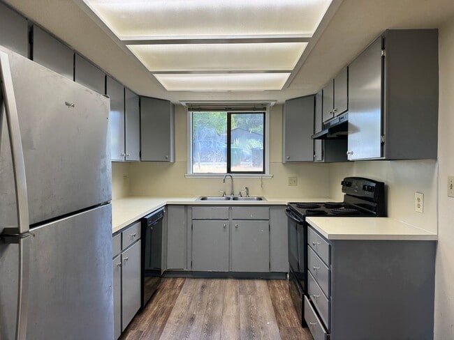 Building Photo - 16747 3rd Ave NE