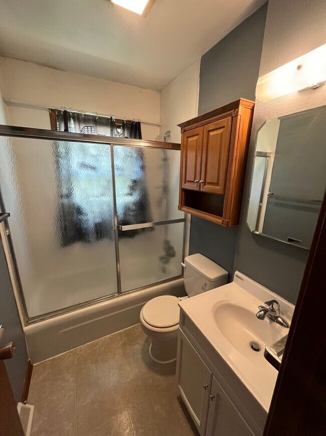 Building Photo - 848 S 19th Street