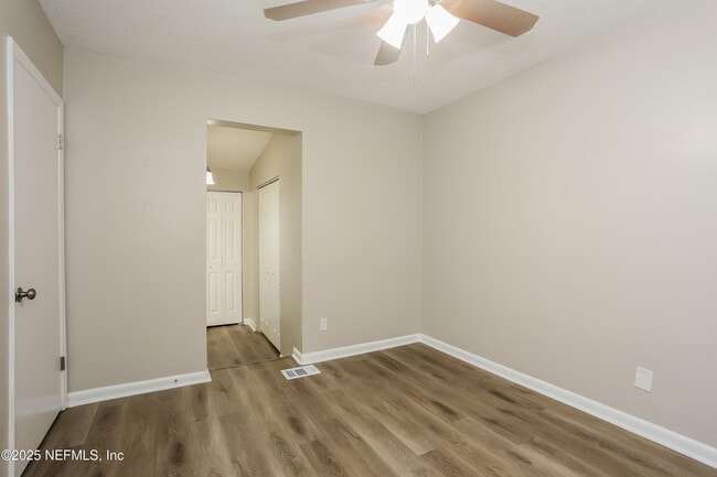 Building Photo - 5909 Caribbean Ct N