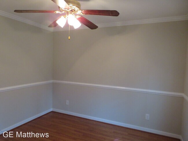 Building Photo - 4 br, 2.5 bath House - 120 Lakeside Drive