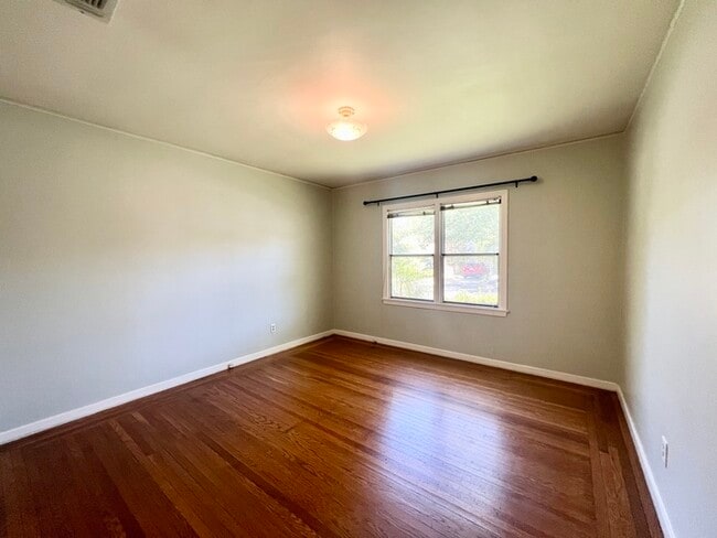 Building Photo - Charming 3 bedroom 2 bath home in Sacramento!