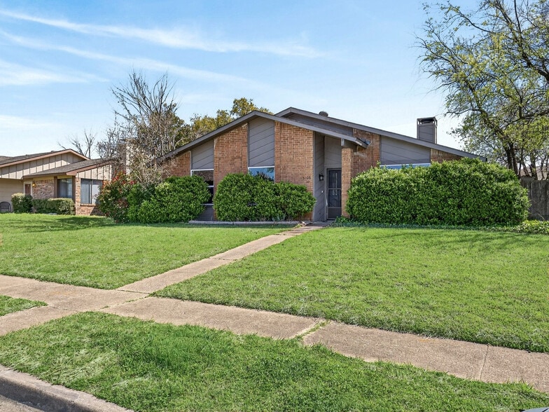 Building Photo - 3808 Glover Dr