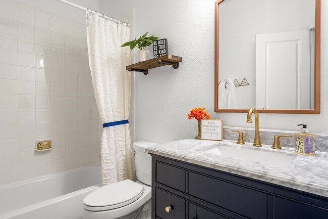 Building Photo - 3700 Linden Ave