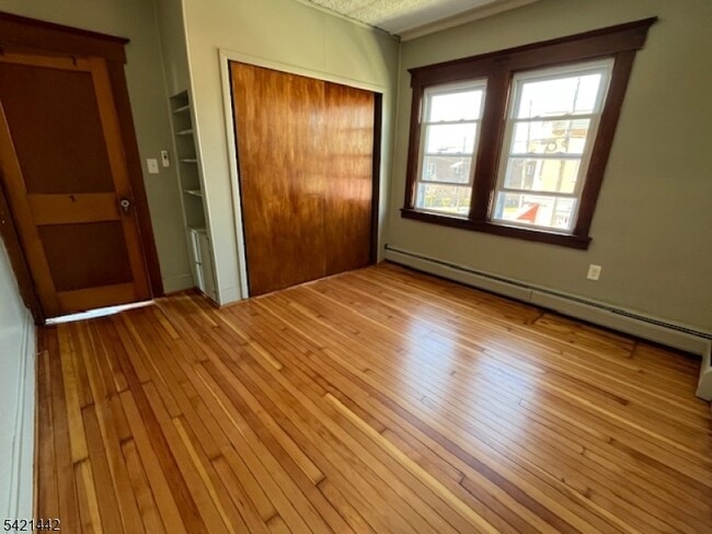 Building Photo - 1 Laurel Pl