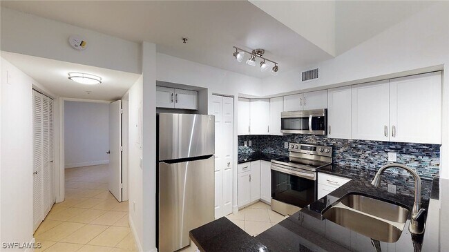 Building Photo - 1210 Wildwood Lakes Blvd