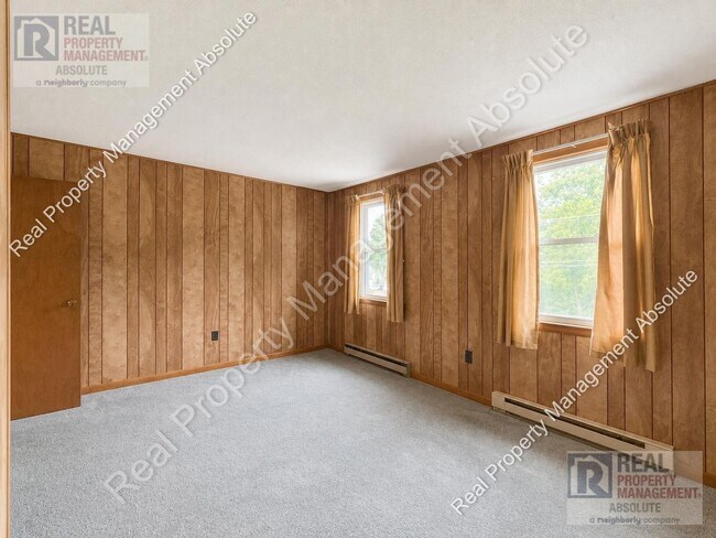 Building Photo - 324 Mammoth Rd
