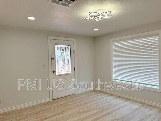 Building Photo - 315 Moser Ave