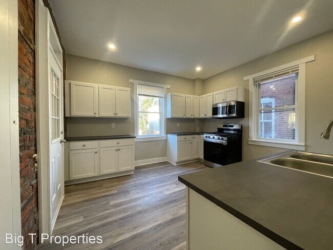 Building Photo - 4 br, 2 bath House - 3013 N Washington Street