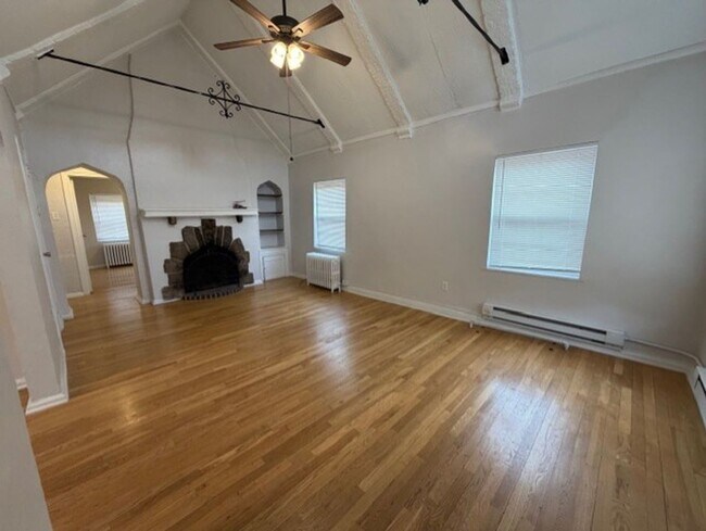 Building Photo - 3809 Beechwood Blvd