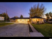 Building Photo - RES_6158LLC_DENSLEY_470